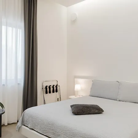 Casa Umeli With Jacuzzi And Sauna 住宿加早餐酒店 4*